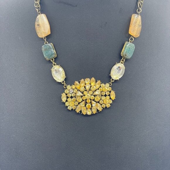 Cluster Rhinestone Stones Statement Bib Necklace Gold Tone 18 to 21 Inches - Picture 3 of 9